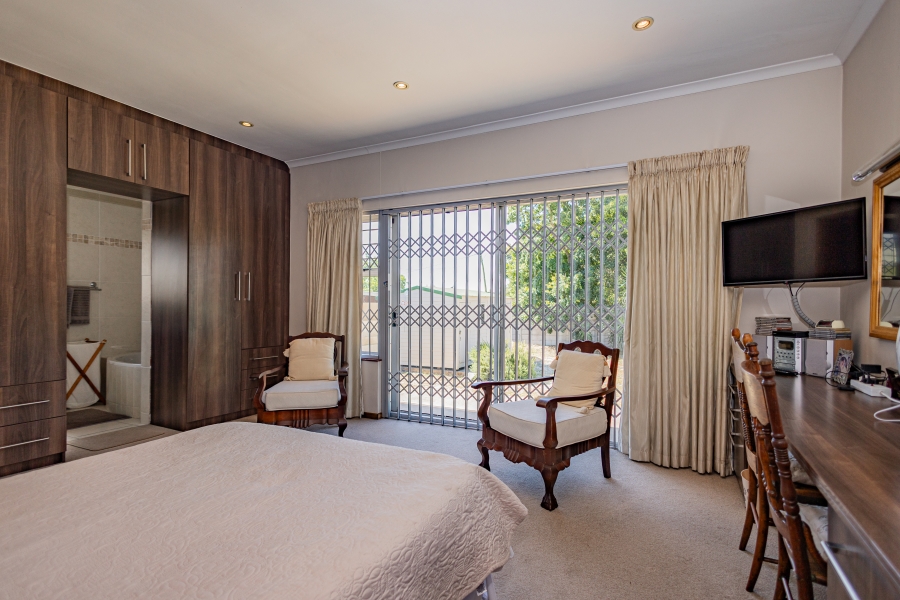 4 Bedroom Property for Sale in Amandelrug Western Cape